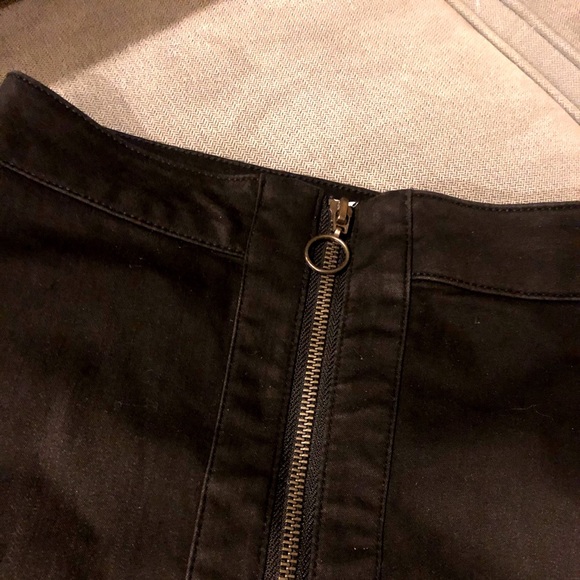 Ivy and Main Black Denim Zipper Skirt NWT - Picture 3 of 4
